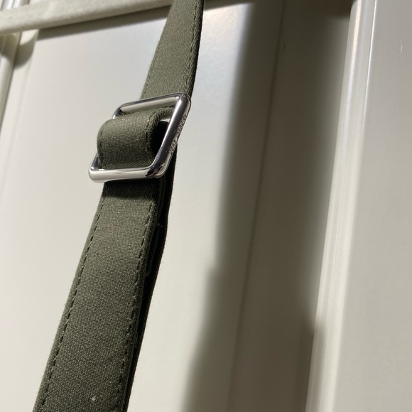 Vera Bradley Triple Zip Crossbody Purse - Picture 4 of 15